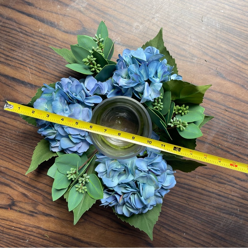 Faux Hydrangea candle holder center piece - Picture 2 of 4